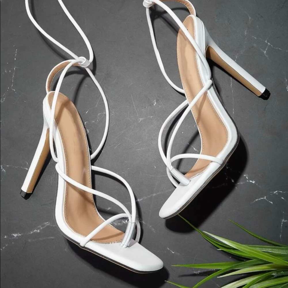 Toe post tie leg heeled sandals